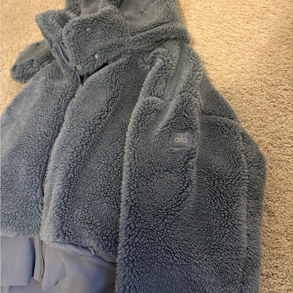 Alo Foxy Sherpa Jacket, Size Small, Steel Blue - Picture 7 of 8